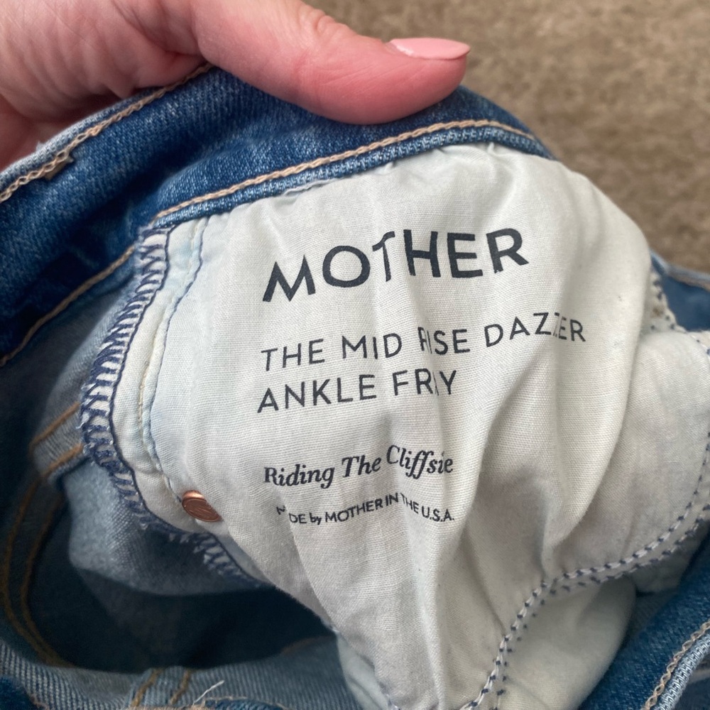 Mother premium jeans “midrise denim ankle fray” in “riding the cliff side” Sz 26 - Picture 7 of 12